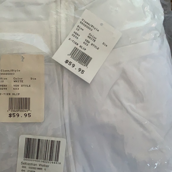 David’s Bridal Two-Tier Medium Fullness A-Line Slip Size 10 NWT - Picture 2 of 3